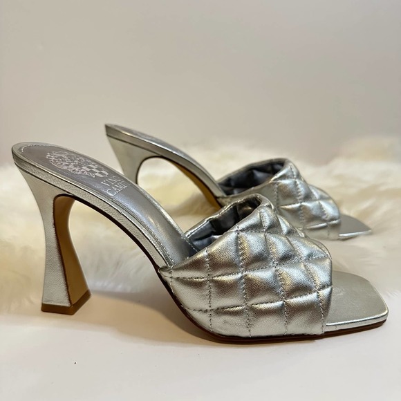 Vince Camuto Quilted Leather Silver Metallic Heels. Size 7.5. NWT - Picture 2 of 6